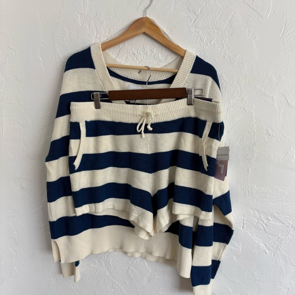 NWT JoyLab Navy and Cream V-Neck Sweater XXL AND Shorts XL